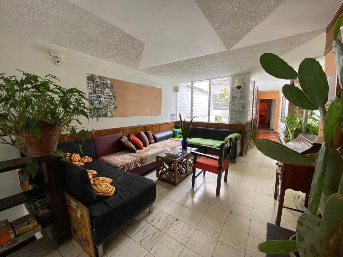 Hostal Casa Las Tias Medellin Exterior photo